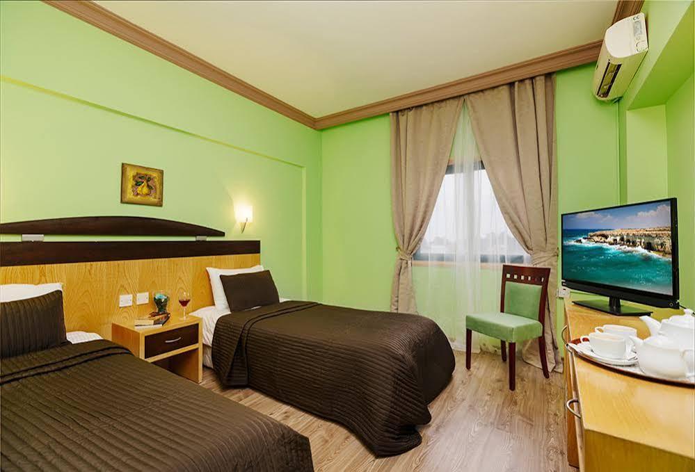 City Royal Hotel And Casino Nikosia Exterior foto