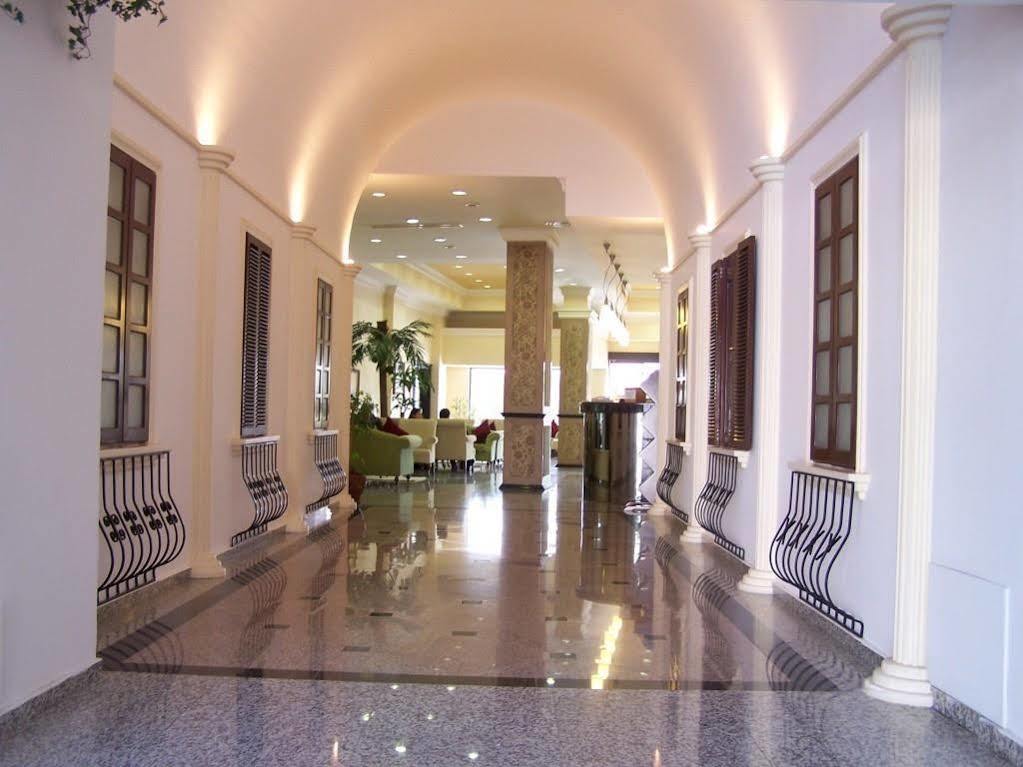 City Royal Hotel And Casino Nikosia Exterior foto